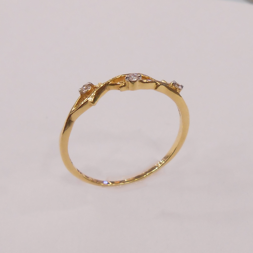 DIAMOND RING